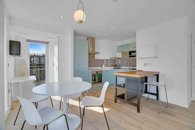 Flat 8, 355, Ladbroke Grove, London photo 4
