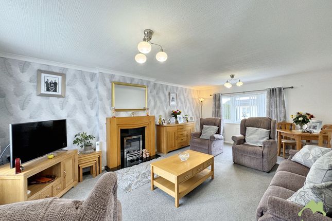 Mobile/park home for sale in The Lodge, The Avenue, Wyre Vale Park, Garstang, Preston