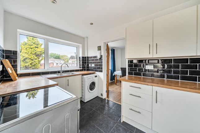 103, Witcombe, Bristol photo 2