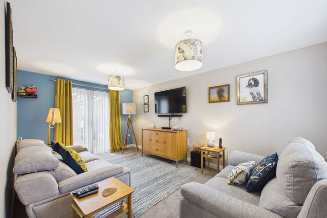 18, Burrow Hill View, Martock photo 3