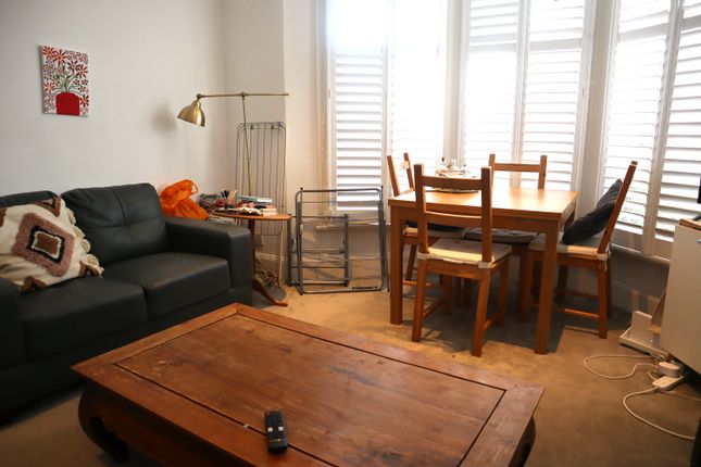Burnbury Road, London photo 2