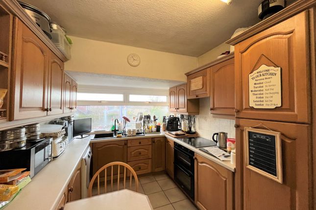 Bungalow for sale in Foxholes Road, Hyde
