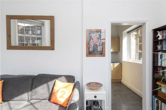 Flat 4, 31, Mitcham Lane, London photo 4