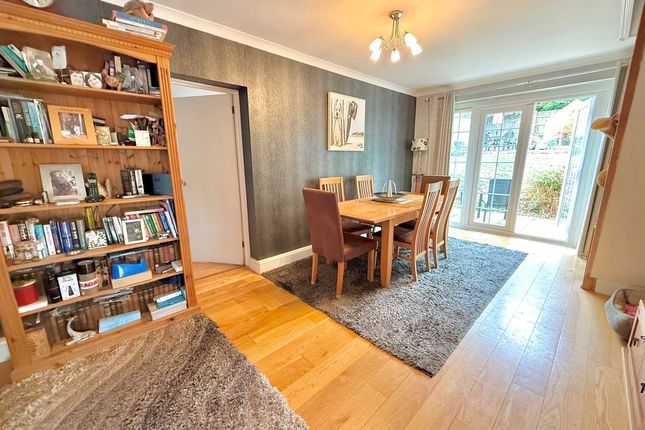 27, Mancroft Road, Caddington photo 3