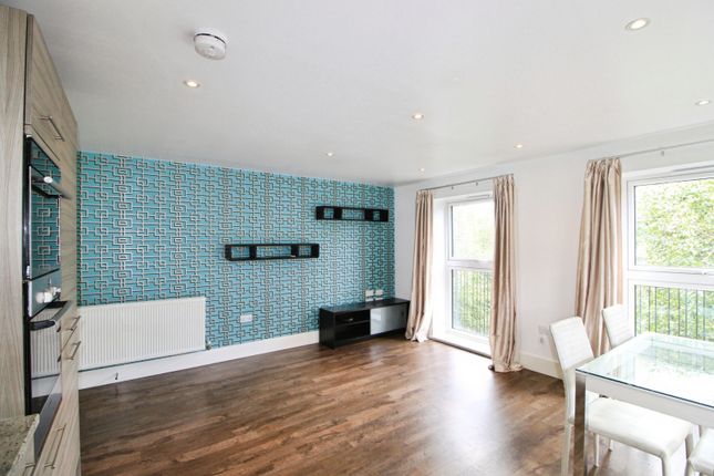 Flat 16, Henry Court, Unwin Way, Stanmore photo 5