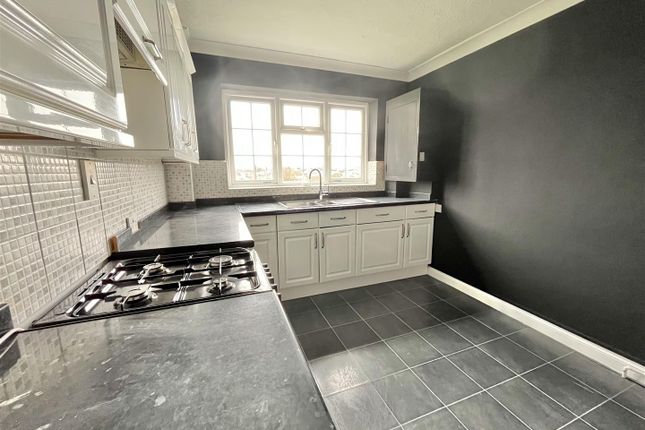 Flat 6 Turpins Court, 291, Holland Road, Holland-on-Sea photo 3