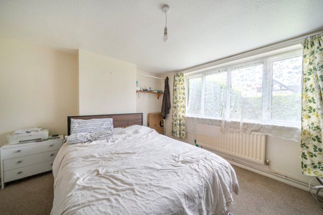 271A,, Rutland Avenue, Buckinghamshire photo 4