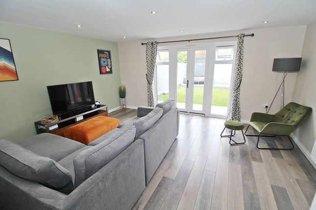 9 Nightingale Lane, Flitwick, Bedfordshire photo 2
