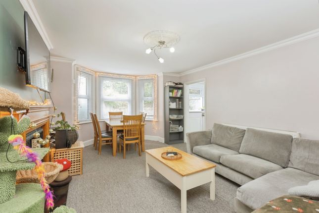 Garden Flat, 10, St. James Road, Kent photo 3