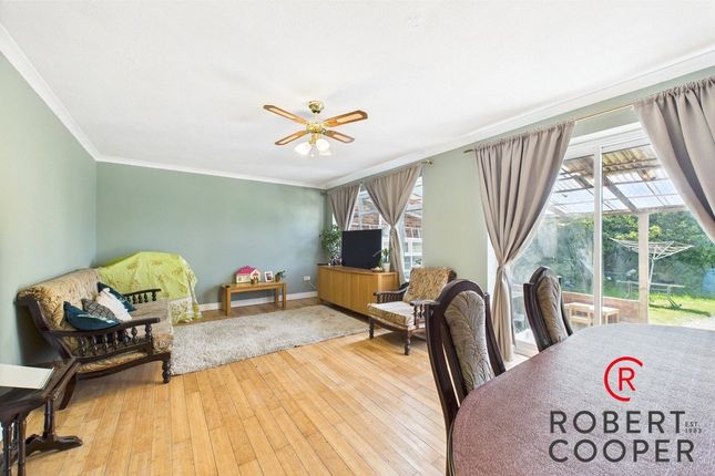 62, Farmlands, Pinner photo 2
