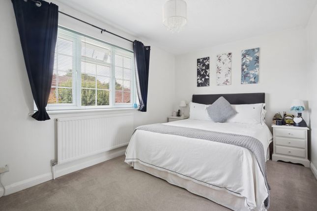 33, Glaisyer Way, IVER photo 4