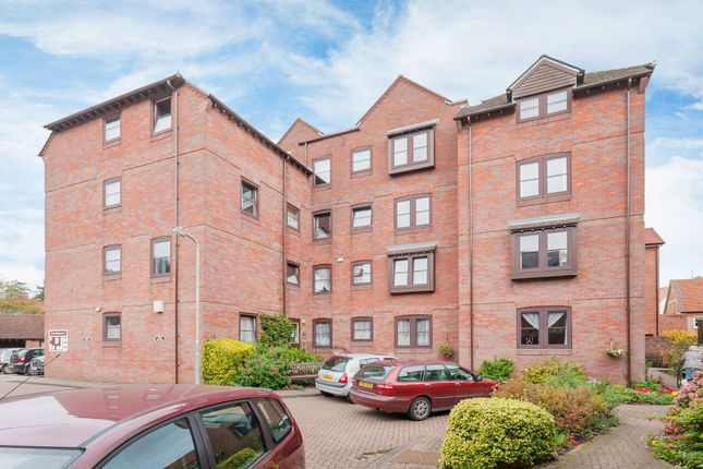14 Town Bridge Court, Chesham photo 4