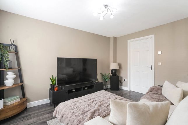 128, Tillycairn Drive, Glasgow photo 4