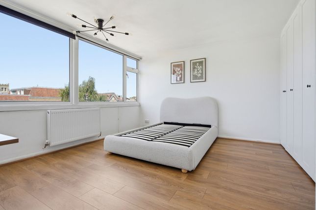 42 Atherton Court Meadow Lane, Windsor photo 4