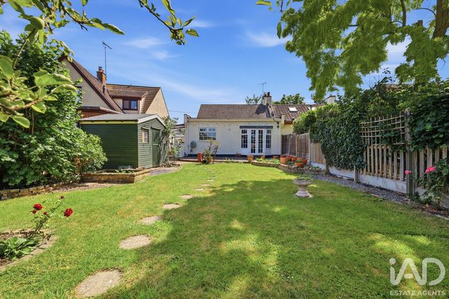 Mushroom Cottage, Mount Bovers Lane, Hockley photo 4