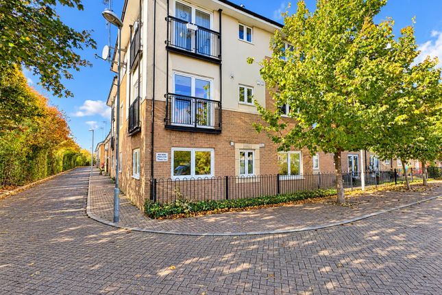 2-bed flat on Derwent Court, Hobart Close, Chelmsford, £200,000