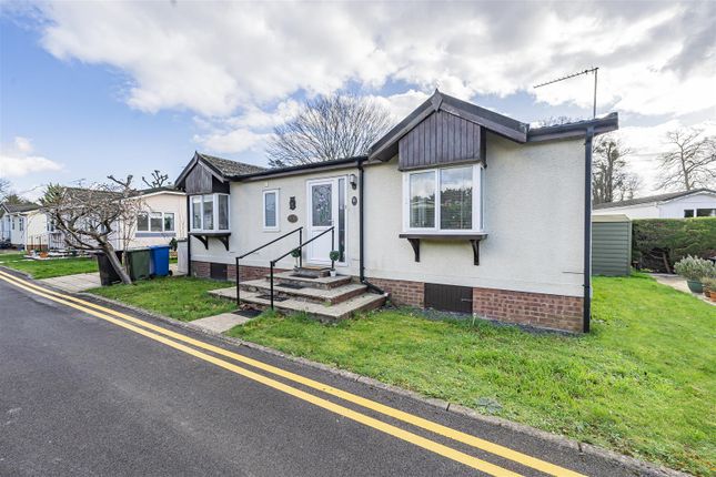 2-bed caravan on 3 The Paddock, Willows Riverside Park, Windsor, £165,000