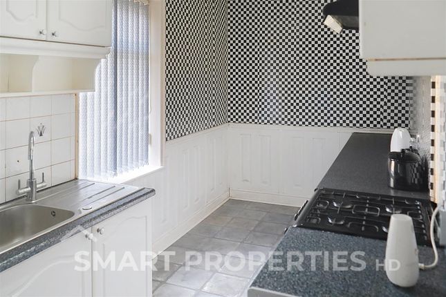 40, Everard Street, Huddersfield photo 4