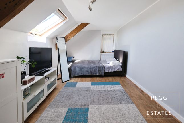 Flat 2, 6 Beenland Place, Torquay photo 4