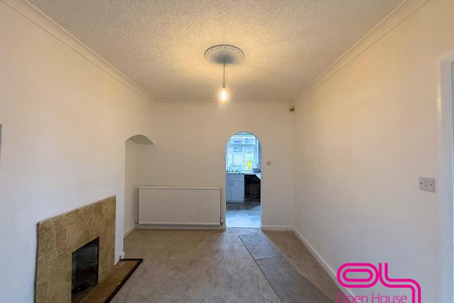 470, Crompton Way, Bolton photo 2