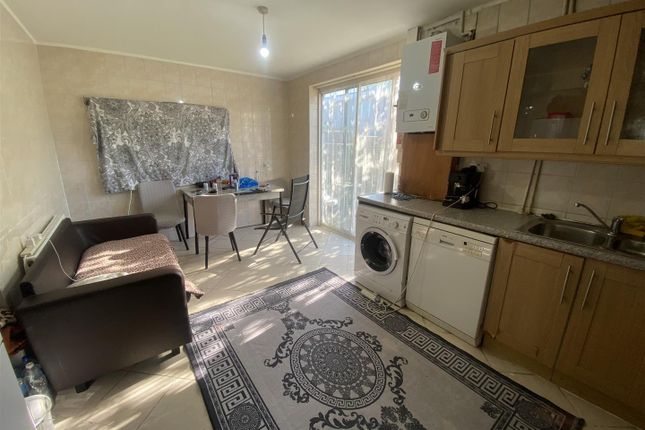 3, Genever Close, London photo 4