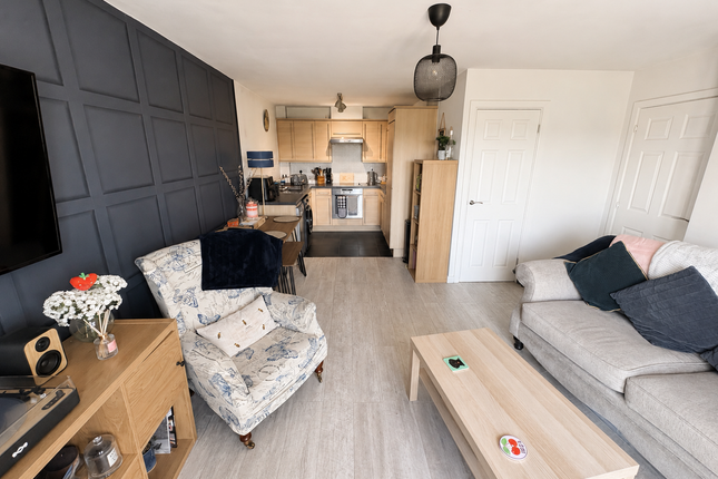33, Hobby Way, Cannock photo 2