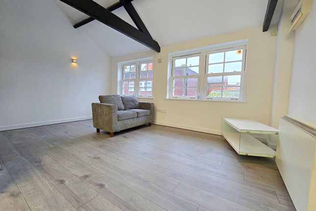 4B, Windsor Court, Rugby photo 2