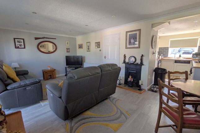 19 Tremena Gardens, St. Austell photo 3