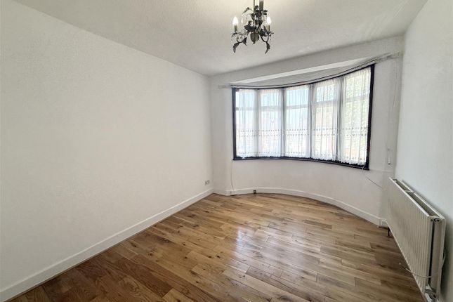 546, Hertford Road, London photo 5