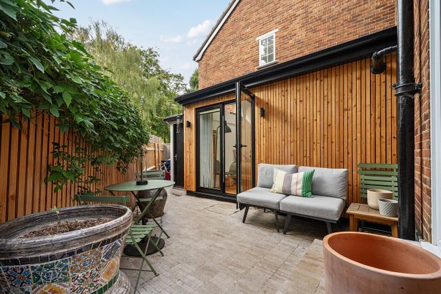 24, Tudor Road, London photo 3