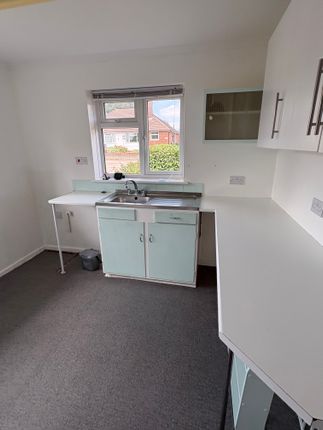 46, Battle Crescent, Hailsham photo 5
