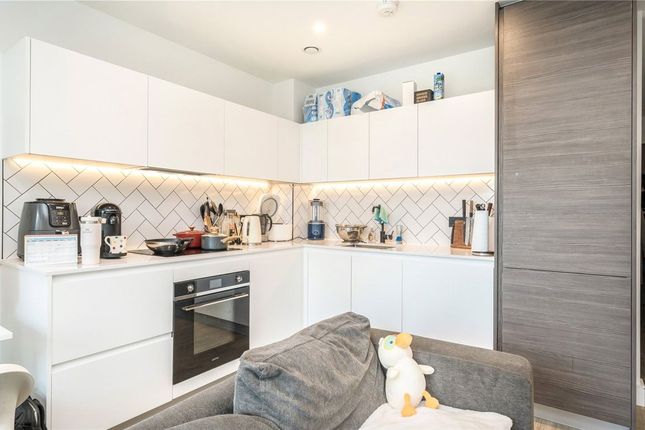 Flat 301, Quill House, 1, Plowden Road, London photo 4