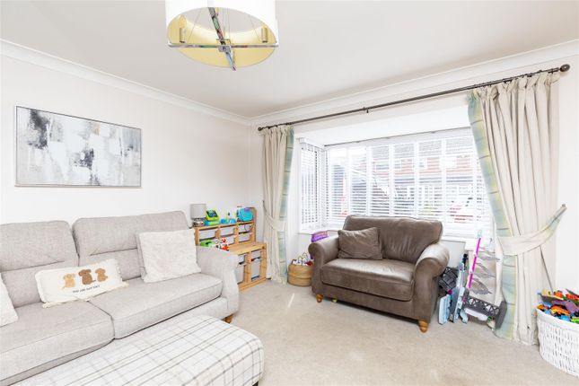 19, Hargreaves Avenue, Leyland photo 2