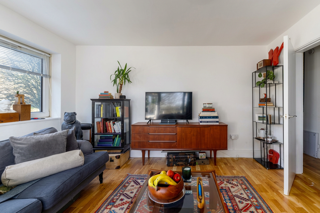 Flat 20 Grayswood Point,, Grayswood Point, Roehampton photo 2