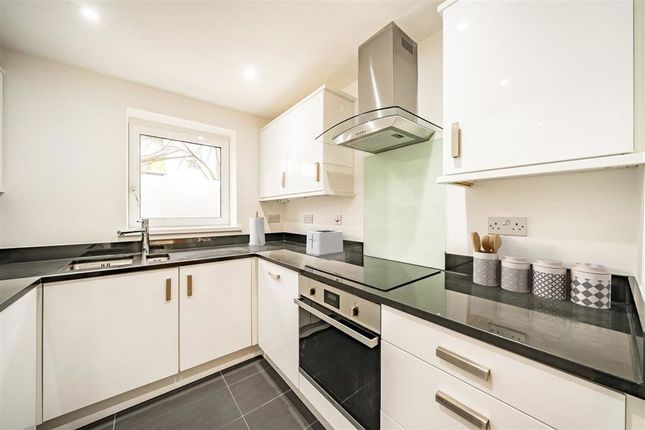 Flat 1, 2, Wharncliffe Mews, London photo 4