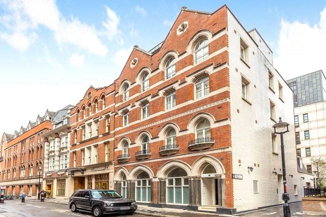 Flat to rent in Breams Buildings, London
