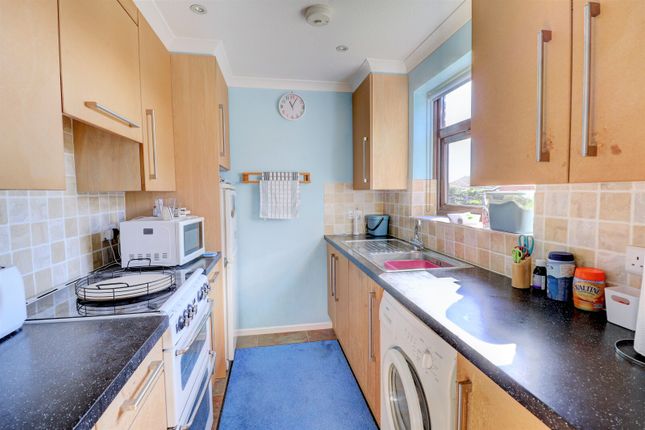 11B Oakengrove Court,, Oakengrove Road, Hazlemere photo 4
