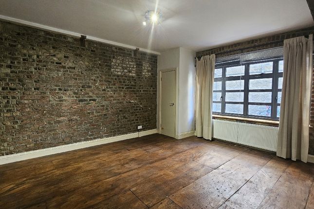 Flat to rent in Curtain Road, London, Shoreditch