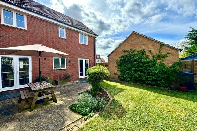 Link-detached house for sale in Lotmead, Staverton