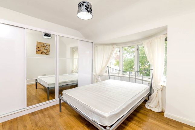 20,, Rosewood Avenue, Greenford photo 2