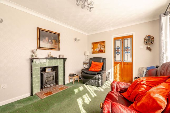 6 Park View Avenue, Great Yarmouth photo 3