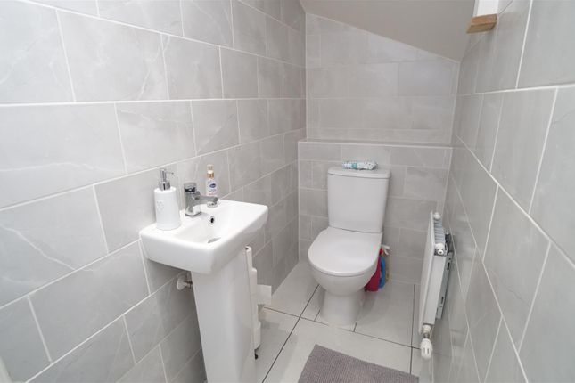 22, Billets Avenue, Bradford photo 4