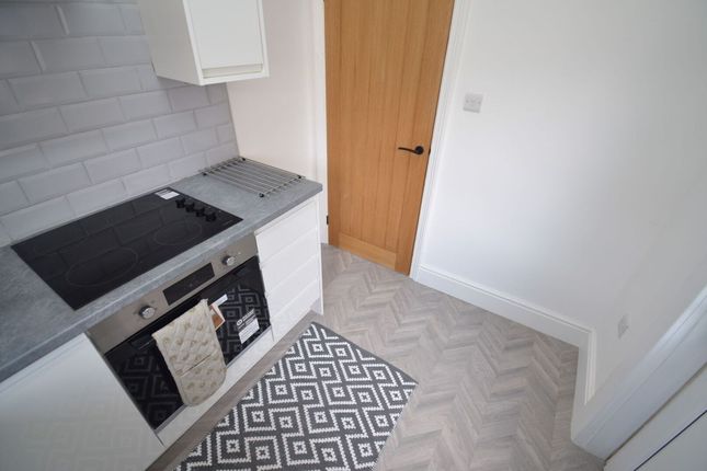17 Margaret Street, Blackburn photo 4
