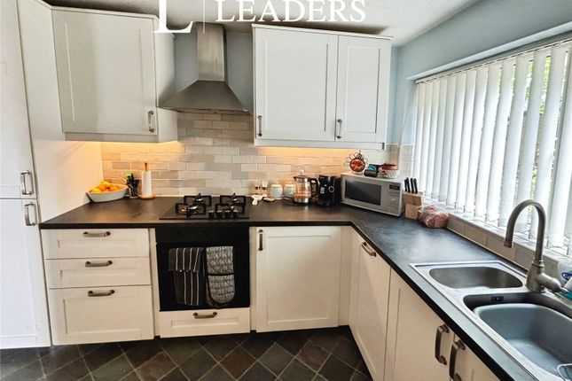 34, Strawberry Close, Warrington photo 4
