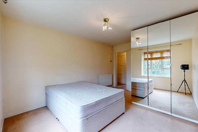 Aberdeen Place, London photo 3