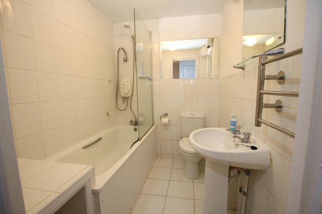 Flat for sale in Chelmsford Road, Dunmow
