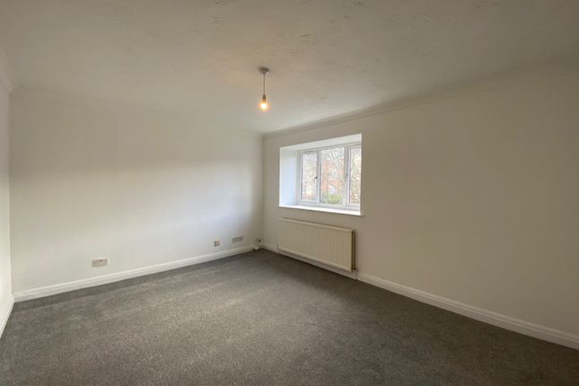 Flat 3, Aylesbury photo 2