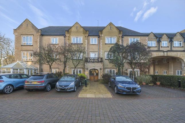 Flat for sale in Oxford, Oxfordshire
