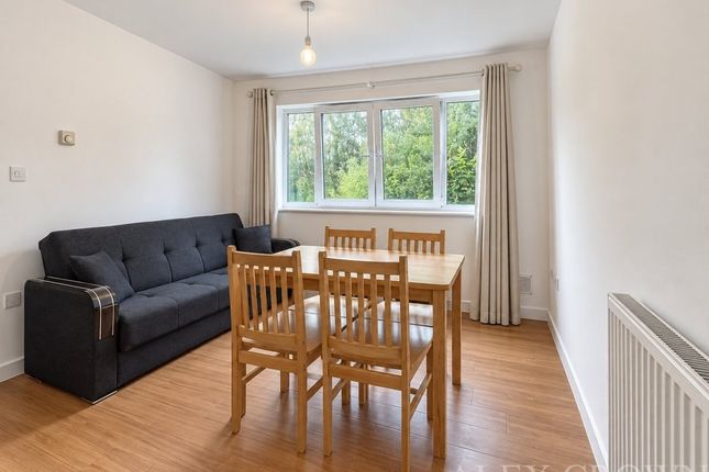 Flat 1, Cannock Court, Hawker Place, London photo 3