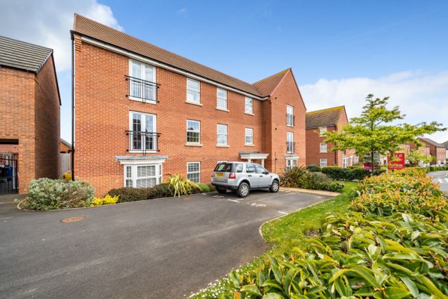 Thumbnail Flat for sale in 20 Penrhyn Way, Grantham, Lincolnshire